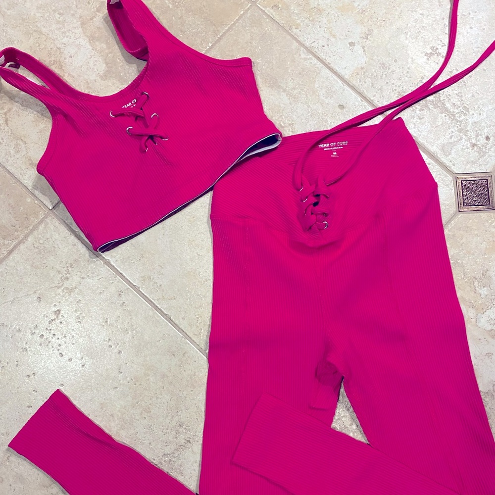 Carbon 38 top and pants -Hawt Pink ;)